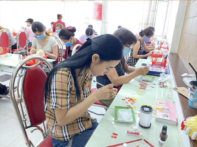 Học nghề Nails Thu Nguyễn Bình Dương