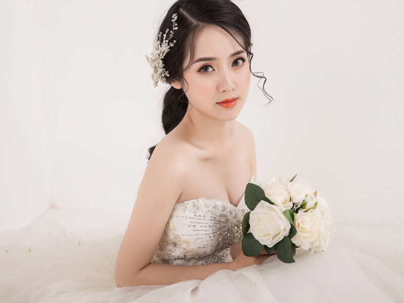 Yến Dona Studio - Trang điểm cô dâu tại Nha Trang