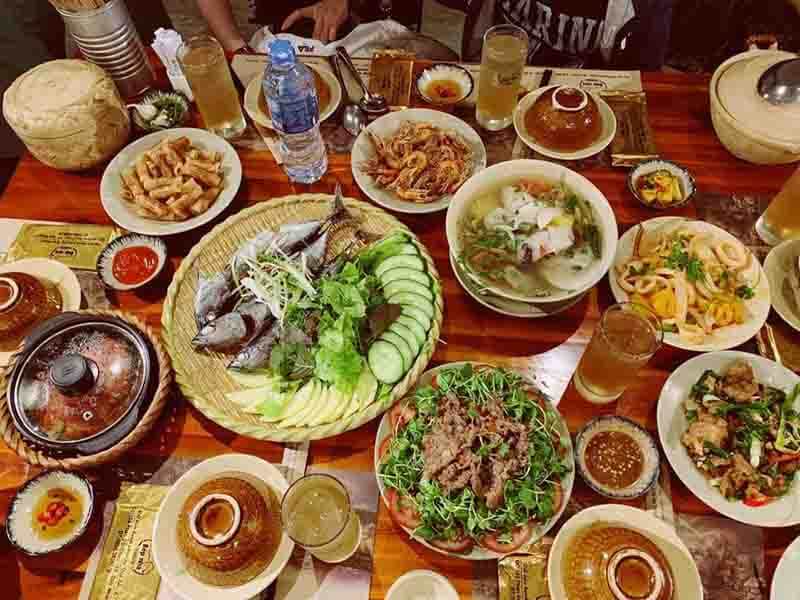 Cơm Bảy Quán - Quán ăn trưa chất lượng ở Quy Nhơn