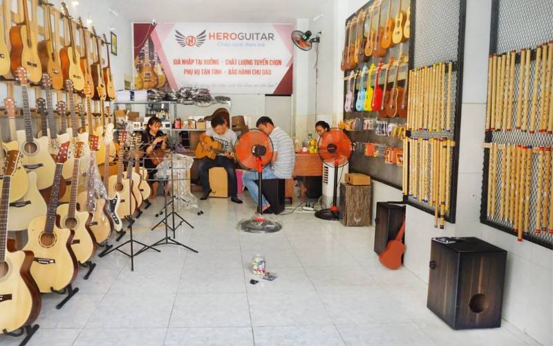 Cửa hàng bán sáo trúc ở Đà Nẵng